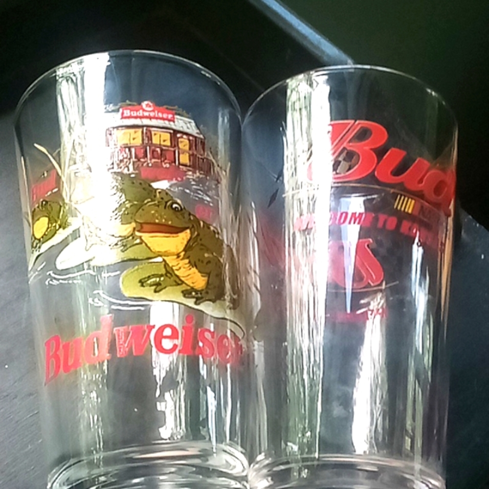 2 vintage Budweiser beer glasses